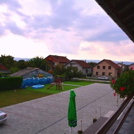 10 Apartments Νόβι Σαντ Εξωτερικό φωτογραφία